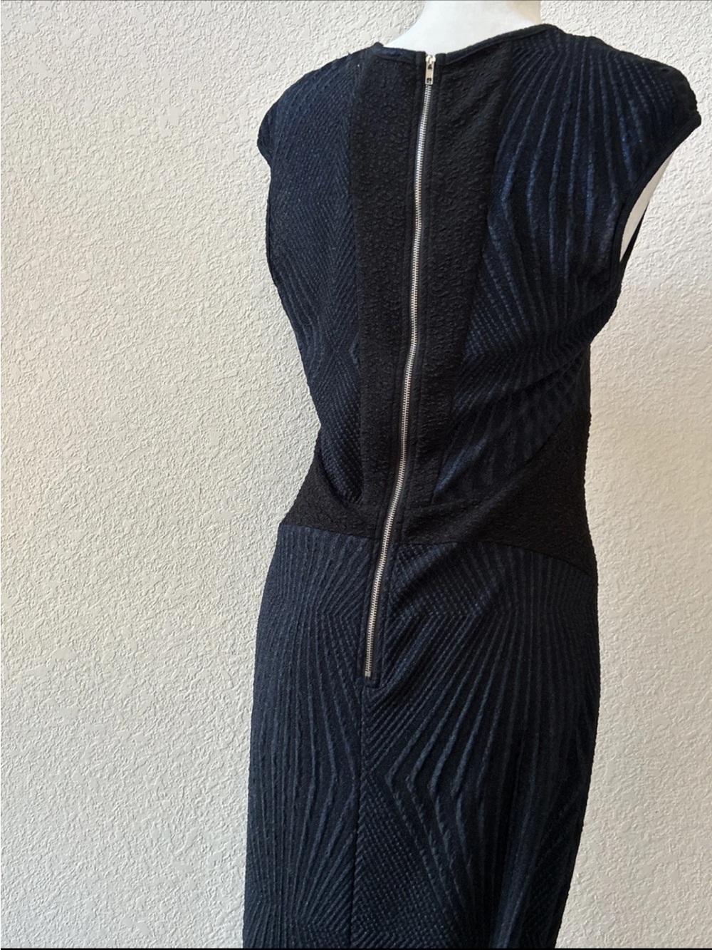 Kayla By Tally Taylor Dress M Long Stretchy Knit Geometric Mod glam EUC - Picture 5 of 11